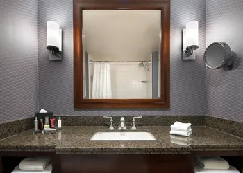Visalia Marriott at the Convention Center hotel thumbnail 6