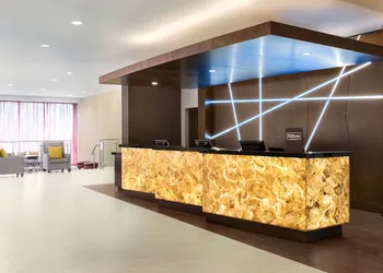 DoubleTree by Hilton Toronto Airport West hotel thumbnail 3