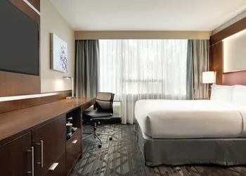 DoubleTree by Hilton Toronto Airport West hotel thumbnail 7