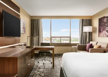 DoubleTree by Hilton Toronto Airport West hotel thumbnail 8