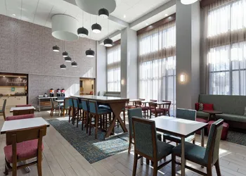 Hampton Inn & Suites Dothan hotel thumbnail 2