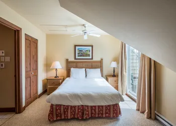 Cap Tremblant hotel thumbnail 7
