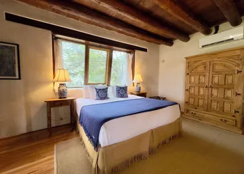 Old Taos Guesthouse B&B hotel thumbnail 4