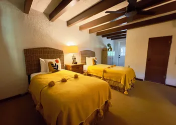 Old Taos Guesthouse B&B hotel thumbnail 5