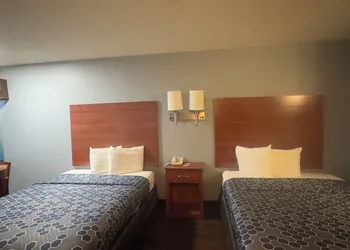 Econo Lodge Tucumcari Route 66 hotel thumbnail 2