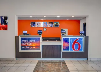 Motel 6 Tallahassee, FL - Downtown hotel thumbnail 3