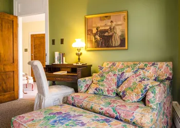 Carisbrooke Inn hotel thumbnail 3