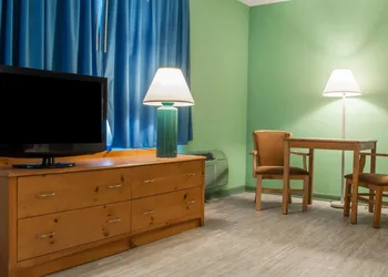 Econo Lodge South hotel thumbnail 5