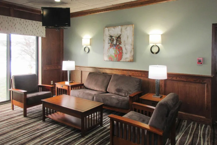 Clarion Inn & Suites Cortland - University Area hotel detail image 2