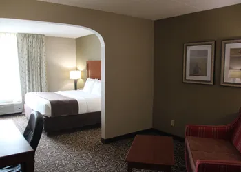 Clarion Inn & Suites Cortland - University Area hotel thumbnail 3