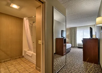 Clarion Inn & Suites Cortland - University Area hotel thumbnail 7