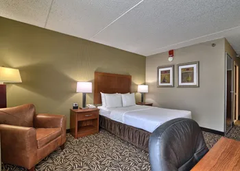 Clarion Inn & Suites Cortland - University Area hotel thumbnail 8