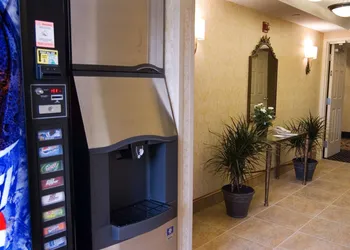 Hampton Inn Easton hotel thumbnail 2