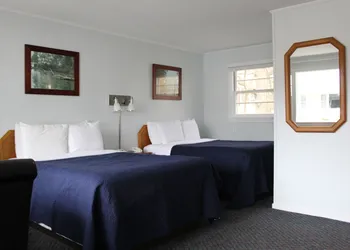 Admiral Motel hotel thumbnail 7