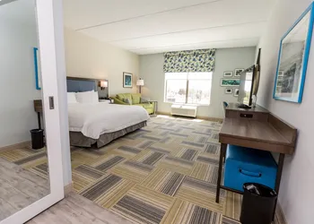 Hampton Inn & Suites Syracuse North Airport Area hotel thumbnail 8