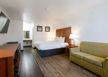 The Hotel Serene Glendale Peoria, Surestay Collection by BW hotel thumbnail 6