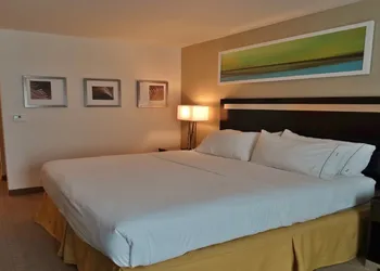 Holiday Inn Express & Suites Montgomery by IHG hotel thumbnail 4