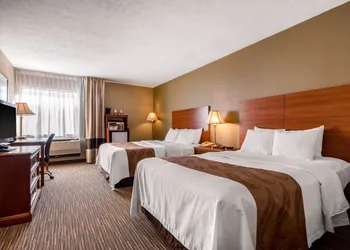 Quality Inn & Suites New Castle hotel thumbnail 8