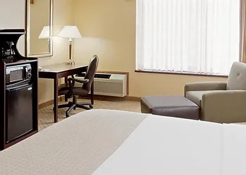 Armoni Inn & Suites hotel thumbnail 2