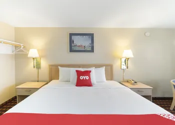 OYO Hotel Starlite Seneca Falls hotel thumbnail 5