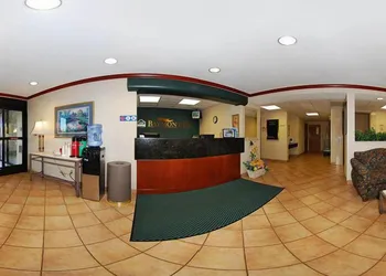 Baymont by Wyndham Sullivan hotel thumbnail 2