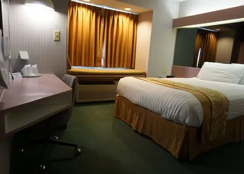 CenterWay Hotel Buffalo North Near University hotel thumbnail 7