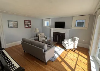 Colonial Inn & Creamery hotel thumbnail 2