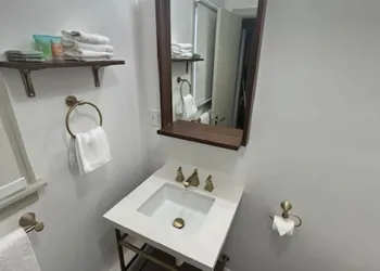 Colonial Inn & Creamery hotel thumbnail 7