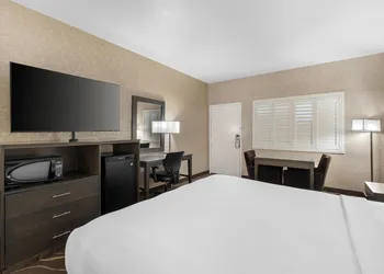 Best Western Plus Park Place Inn - Mini Suites hotel thumbnail 5