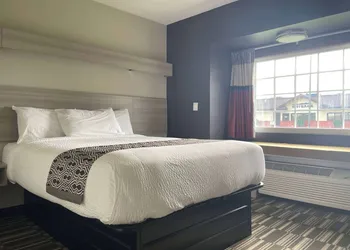 Microtel Inn & Suites by Wyndham Bossier City hotel thumbnail 7