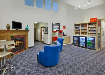 Towneplace Suites By Marriott Brookfield hotel thumbnail 2