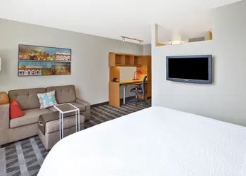 Towneplace Suites By Marriott Brookfield hotel thumbnail 6