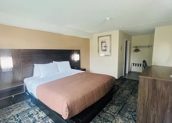 Falls Lodge and Suites hotel thumbnail 6