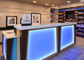 Hampton Inn & Suites Cincinnati-Mason hotel thumbnail 2