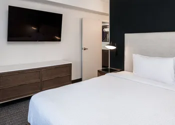 Courtyard by Marriott Ballantyne hotel thumbnail 2