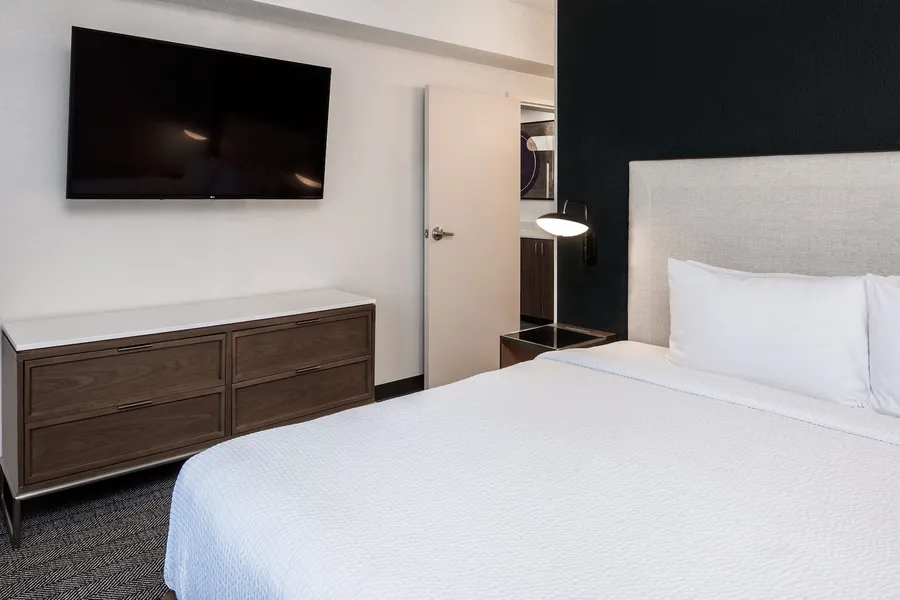 Courtyard by Marriott Ballantyne hotel detail image 2