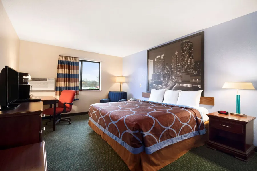 Super 8 by Wyndham Charlotte University hotel detail image 6