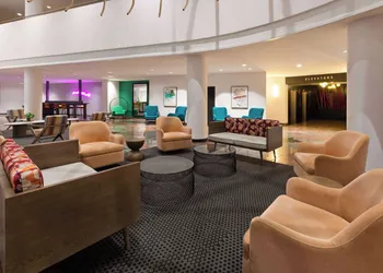 Wyndham Garden Norfolk Downtown hotel thumbnail 3