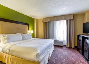 Holiday Inn Indianapolis Carmel by IHG hotel thumbnail 3