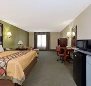Super 8 by Wyndham Huntersville/Charlotte Area hotel detail image 4