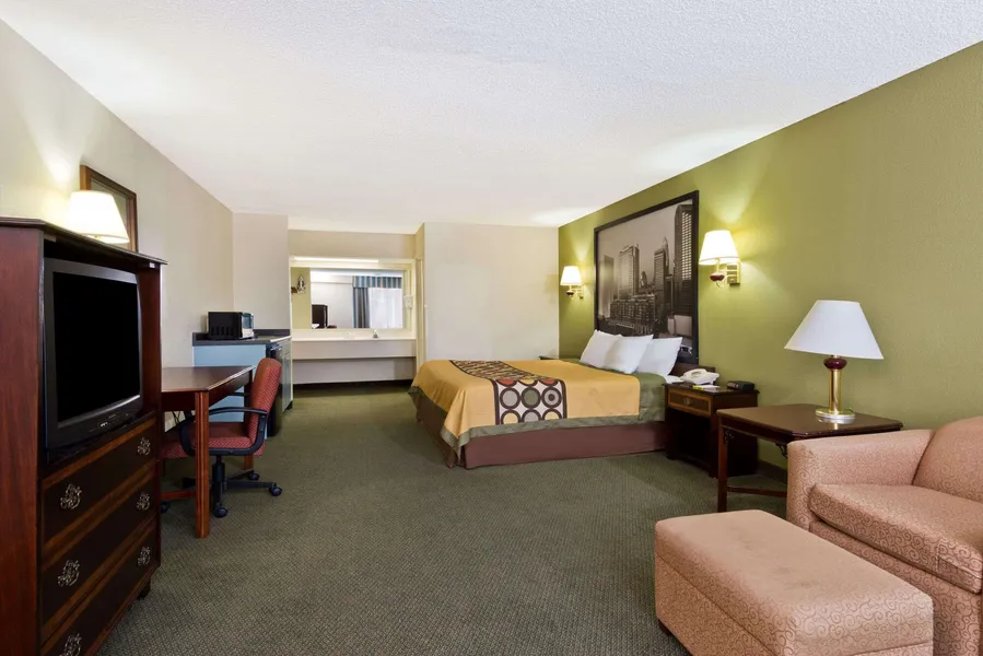 Super 8 by Wyndham Huntersville/Charlotte Area hotel detail image 6