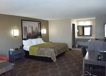 Super 8 by Wyndham Huntersville/Charlotte Area hotel thumbnail 7
