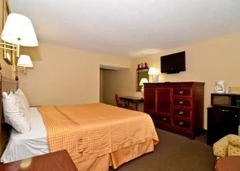 Americas Best Value Inn Smithfield hotel thumbnail 4