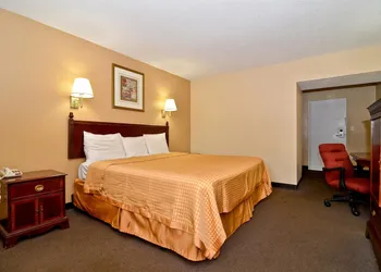 Americas Best Value Inn Smithfield hotel thumbnail 5