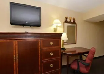 Americas Best Value Inn Smithfield hotel thumbnail 8