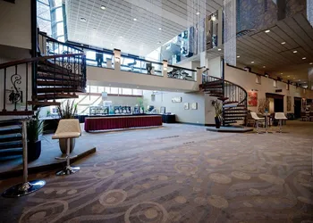 Holiday Inn Express Mentor Banquet Center by IHG hotel thumbnail 3