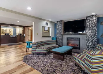 Comfort Inn Tulsa Midtown hotel thumbnail 3