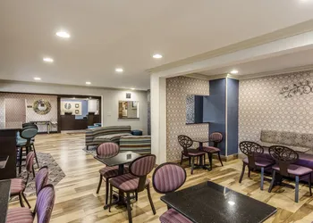 Comfort Inn Tulsa Midtown hotel thumbnail 5
