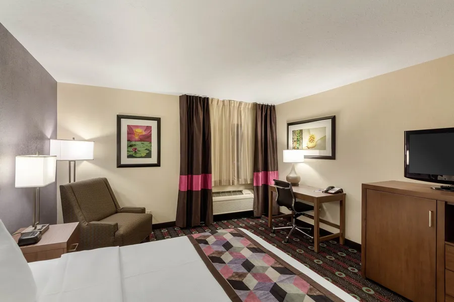 Comfort Inn Tulsa Midtown hotel detail image 6