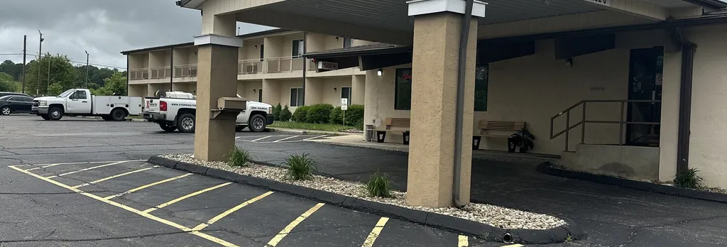 Hotel photo 1 of 21